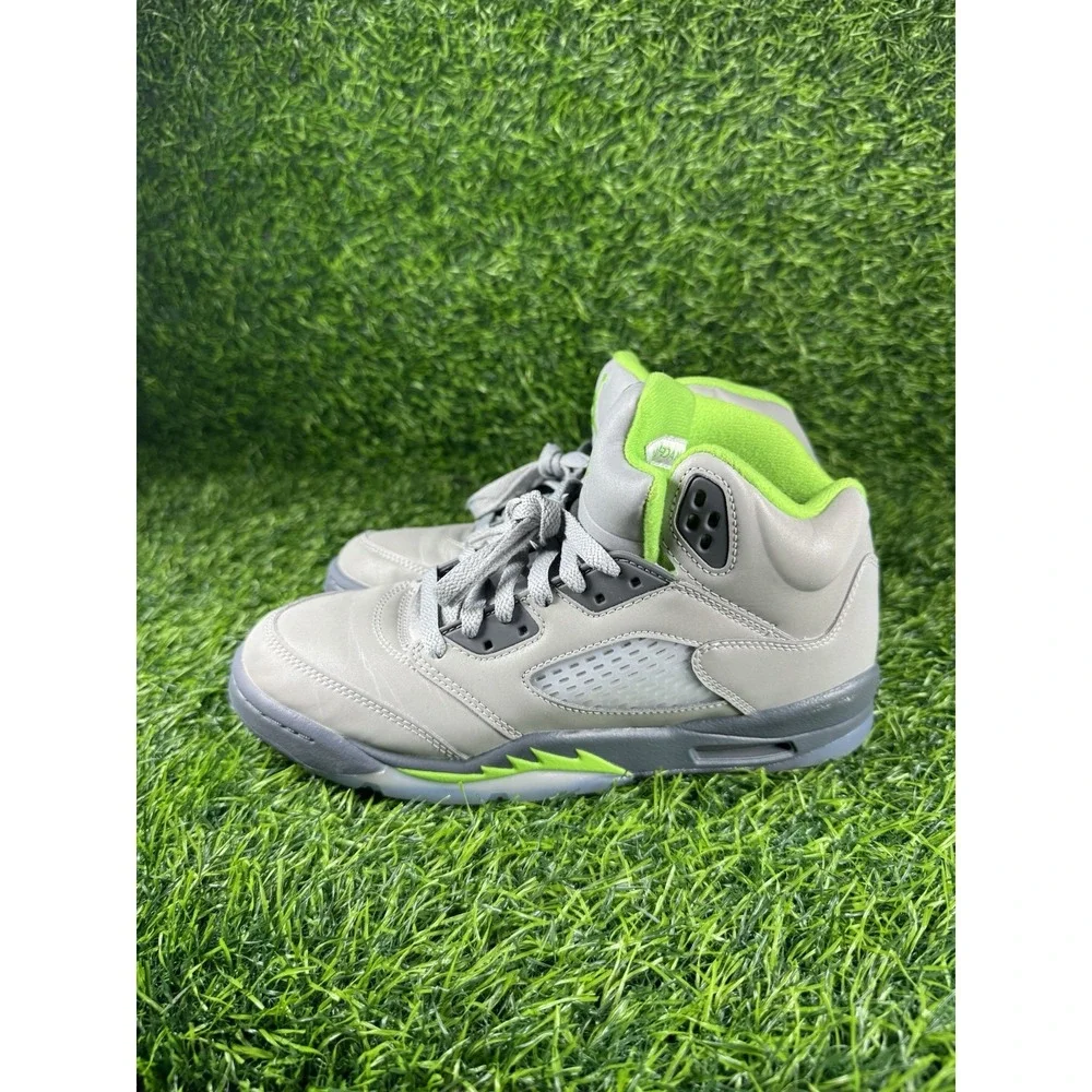 Air Jordan 5 Retro GS Size 7Y / Womens Sz 8.5 Green Bean Silver Grey DQ3734-003